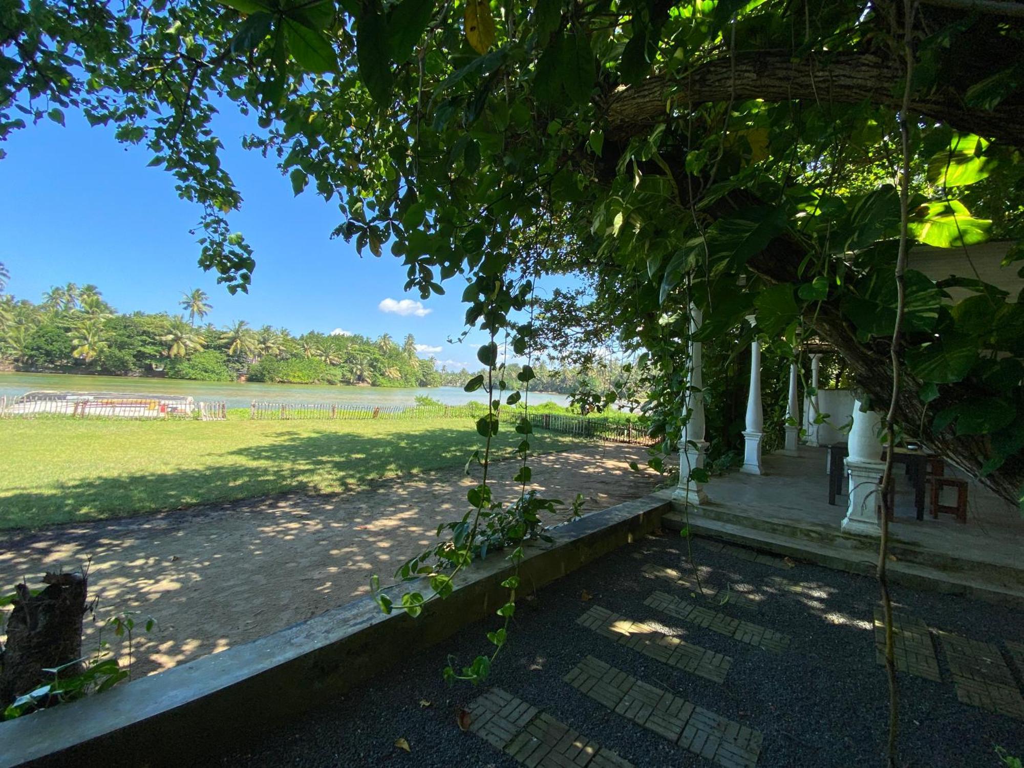 Lake House Hikka Hikkaduwa Ngoại thất bức ảnh